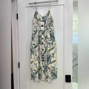 Angashion small elastic waste dress with pockets. New with tag.